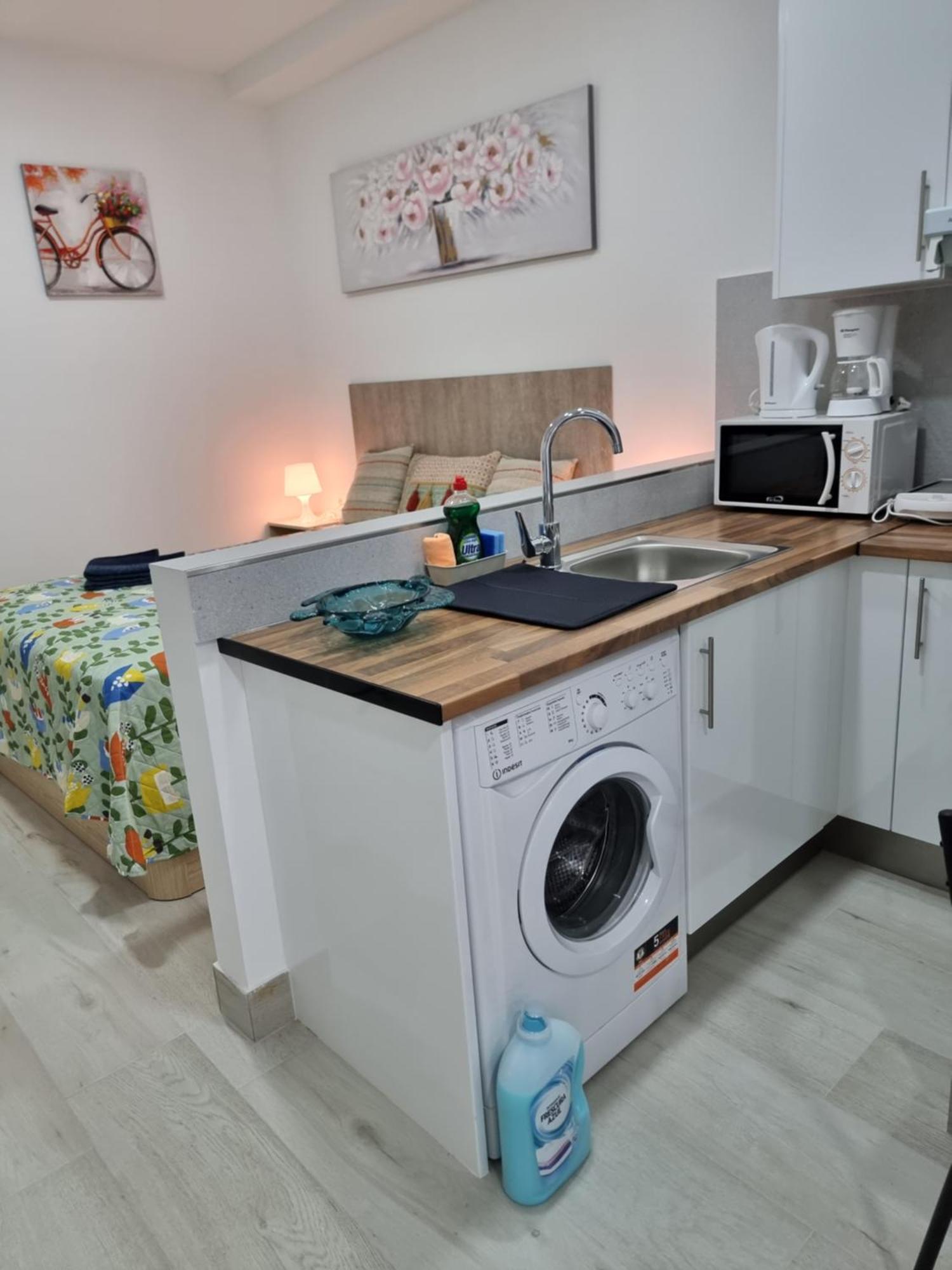 Apartamentos Zanca City Center Free Luggage Storage مالقة المظهر الخارجي الصورة