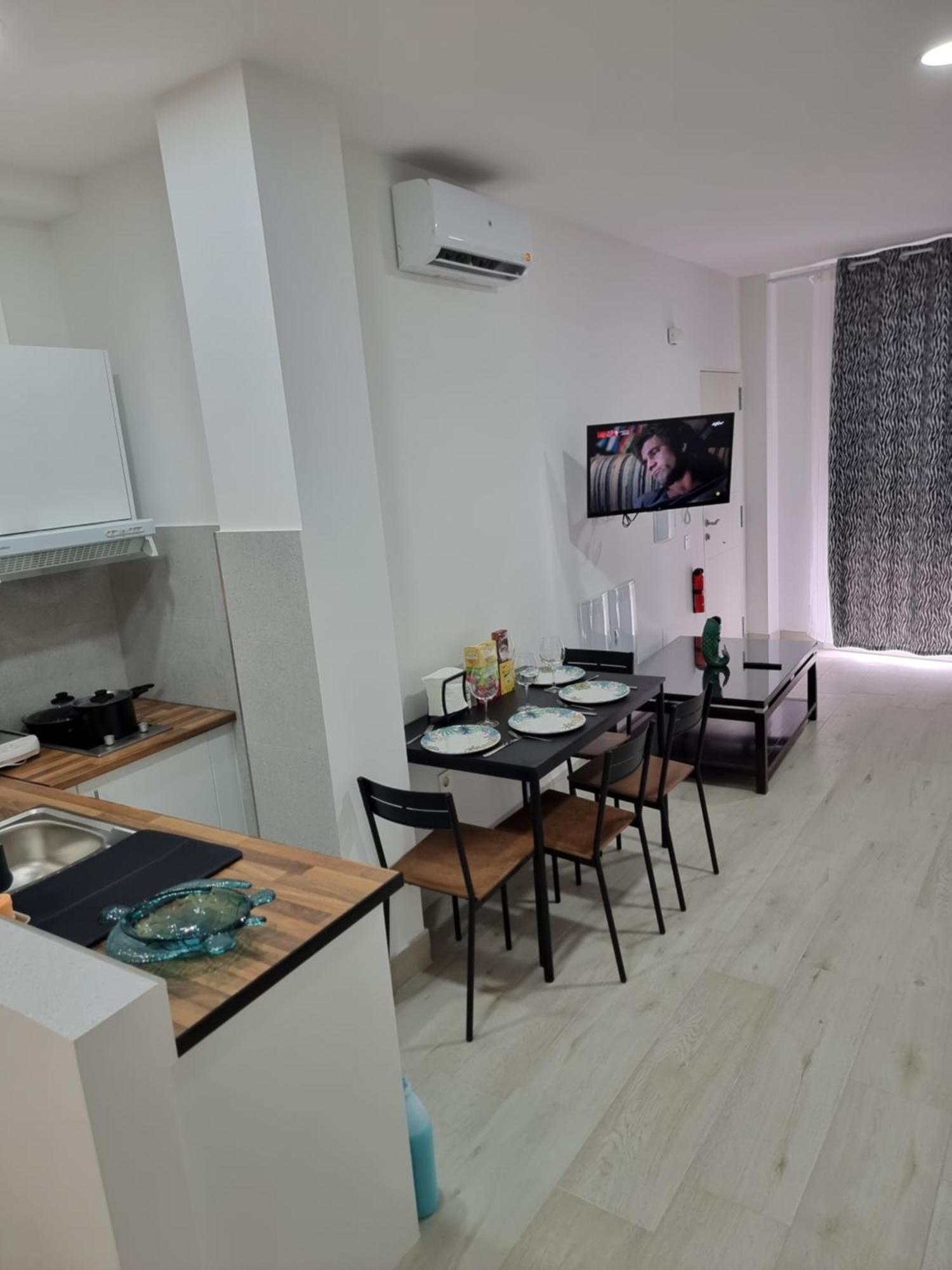 Apartamentos Zanca City Center Free Luggage Storage مالقة المظهر الخارجي الصورة