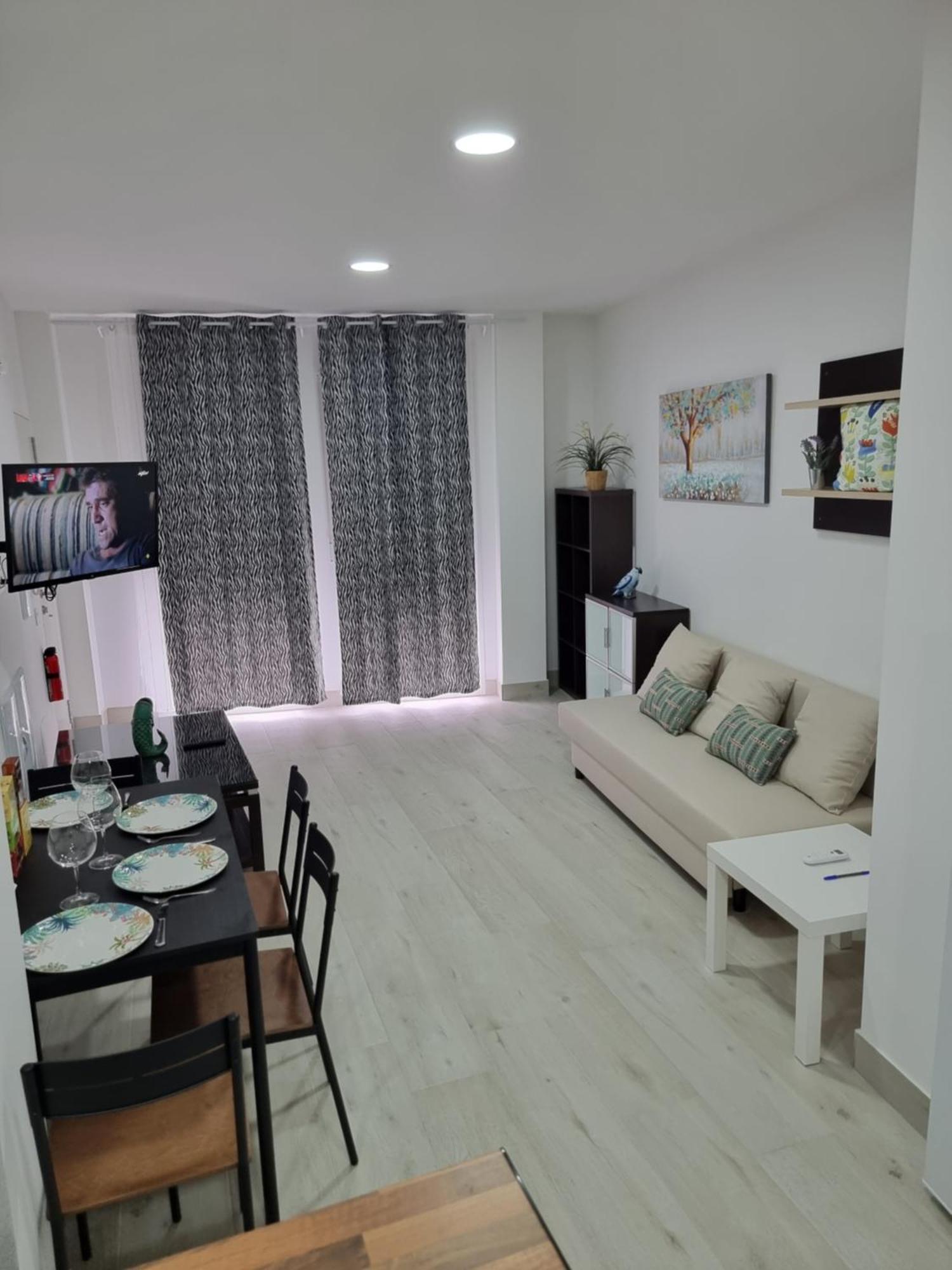 Apartamentos Zanca City Center Free Luggage Storage مالقة المظهر الخارجي الصورة